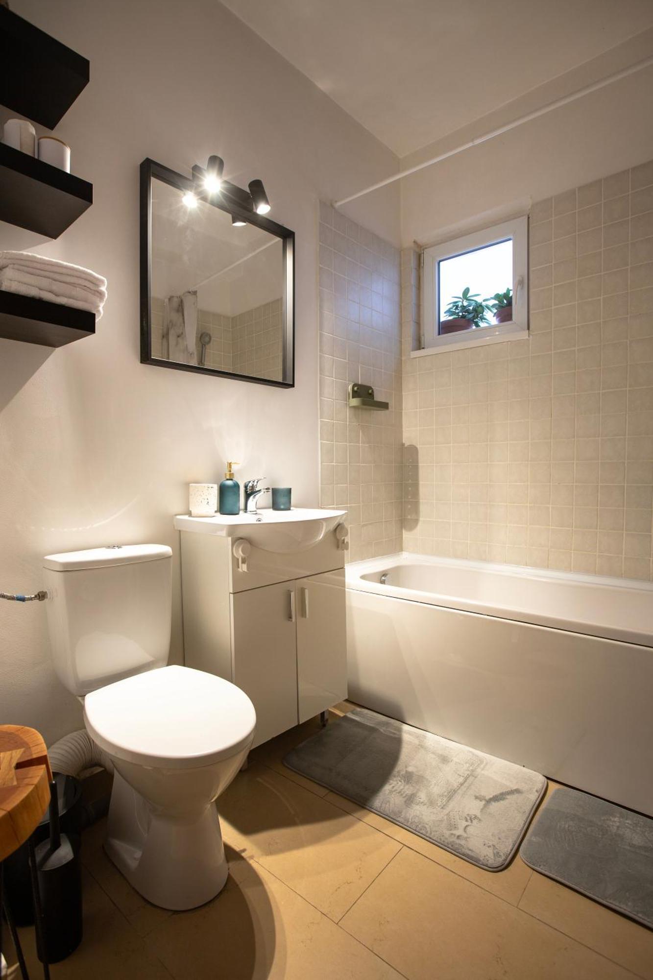 Ultracentral Hong Kong 3 Bdrm Apartment Bucureşti Eksteriør bilde